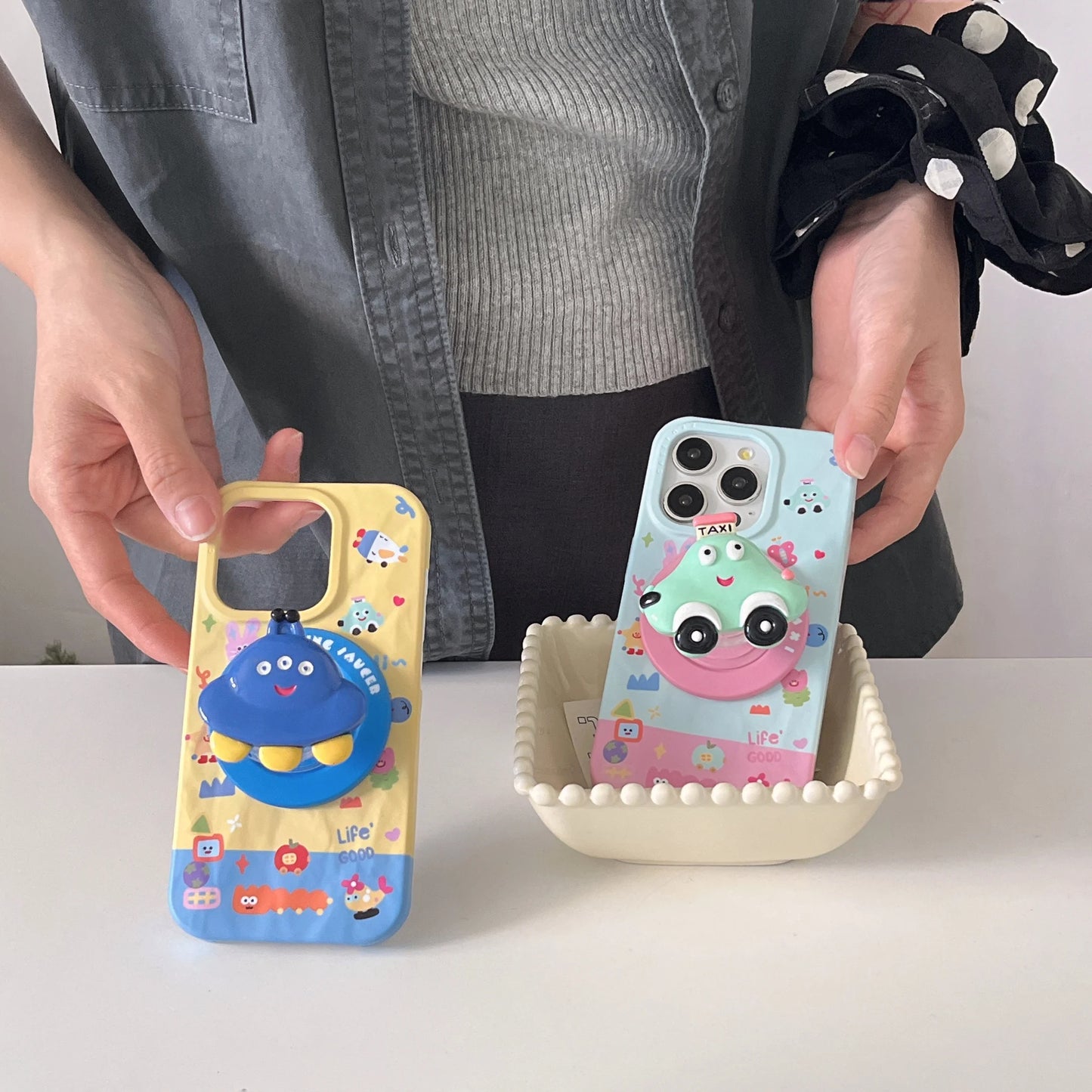 Magnetic Crease Toy Flying Saucer Car Phone Case